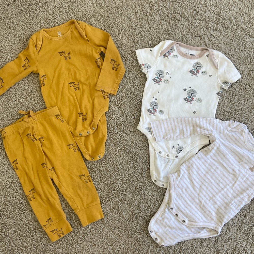 Baby Gap Boys 12-18 months dear set, striped onsie tan/white, Star Wars onesie